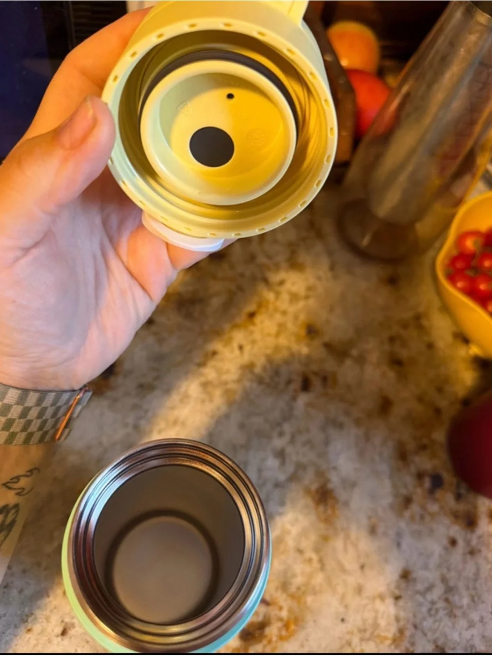 Tupperware Big t flip easy open tumbler